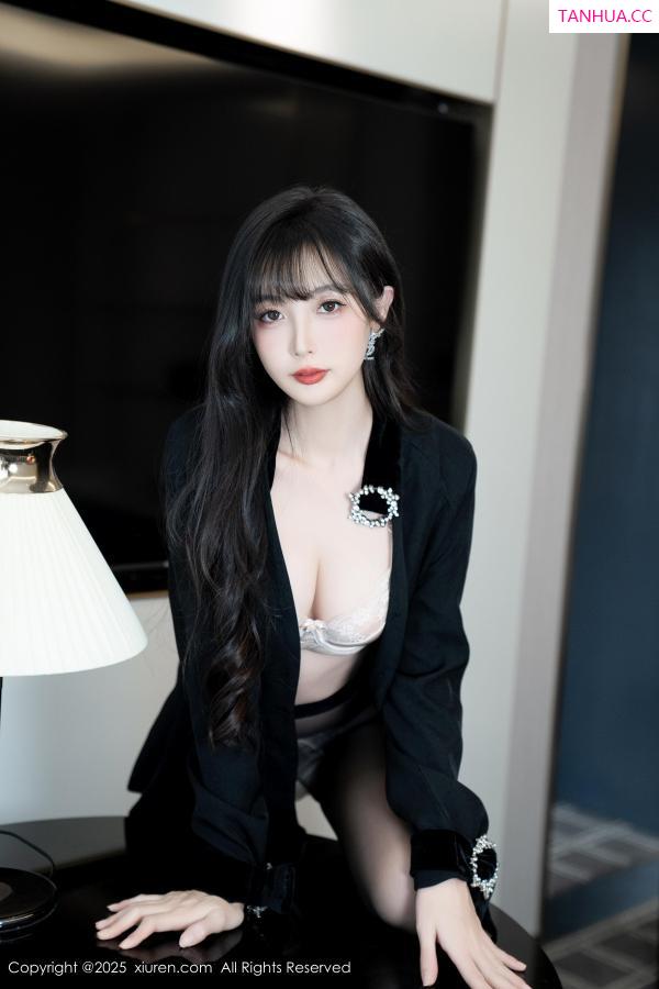   [XiuRen]高清写真图 2025.02.21 No.9918 樱桃小阑子 黑丝美腿第61张图片